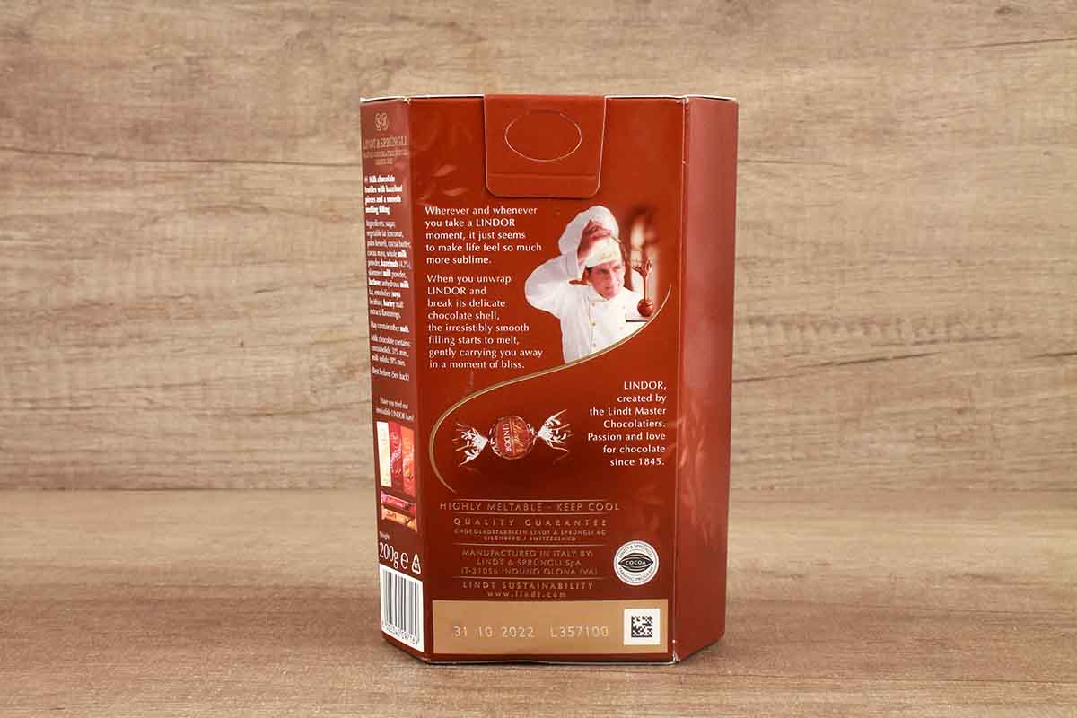 Lindt Lindor Hazelnut Irresistible Smooth Chocolates 200 Gm