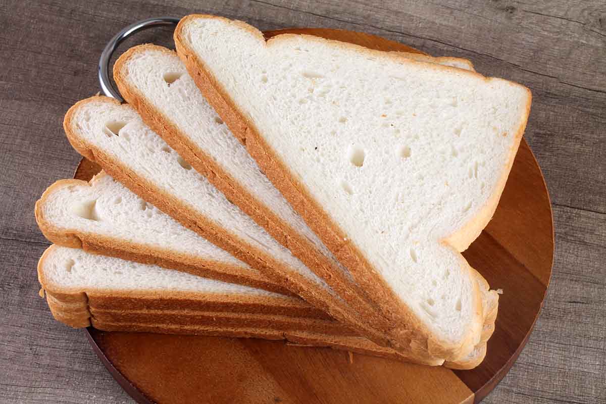 White Triangle Bread 8 Pc 300 Gm