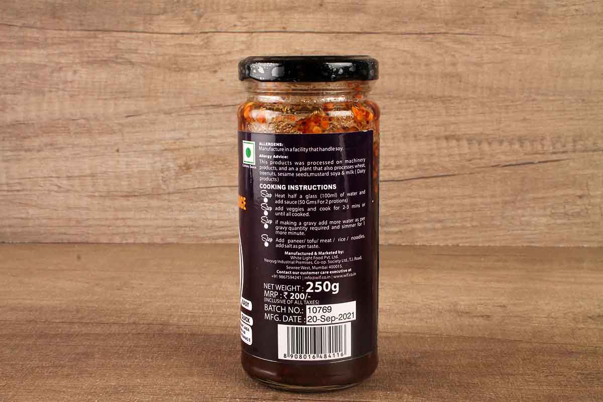White Light Food Sweet Chilly Sauce 250 Gm