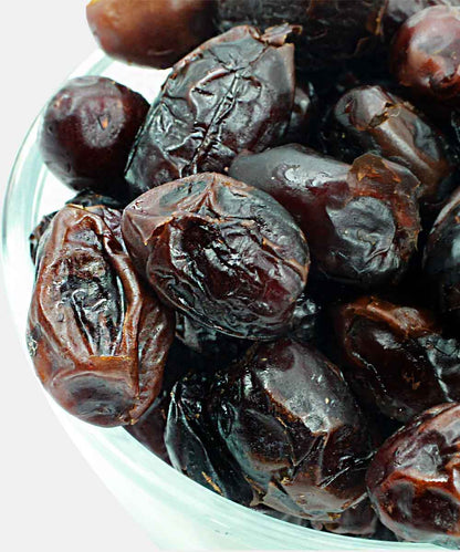 Black Dates With Seed 500 Gm