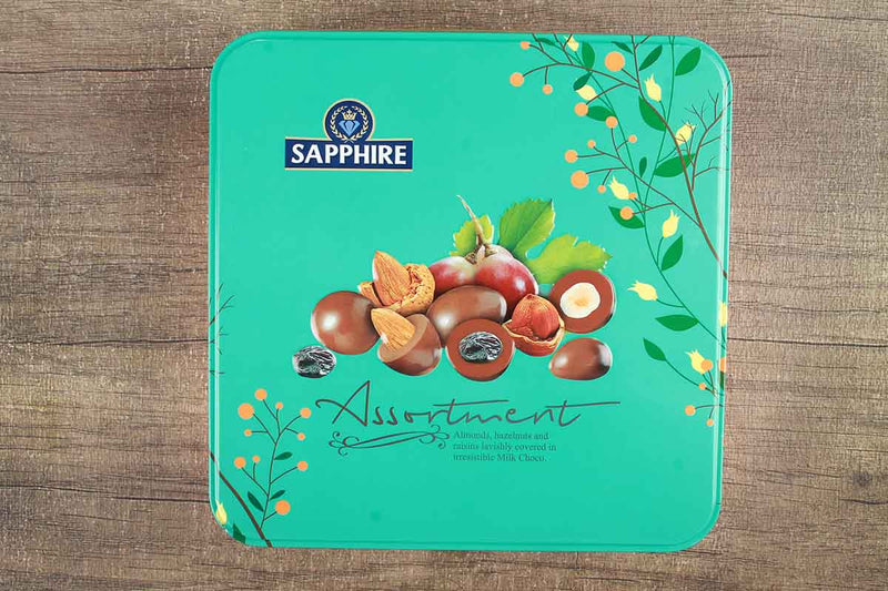 sapphire assortment almond hazelnut and raisins lavishly covered in irresistible milk chocolate 200