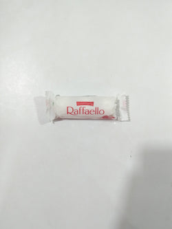 FERRERO RAFFAELLO CHOCOLATE 30 GM