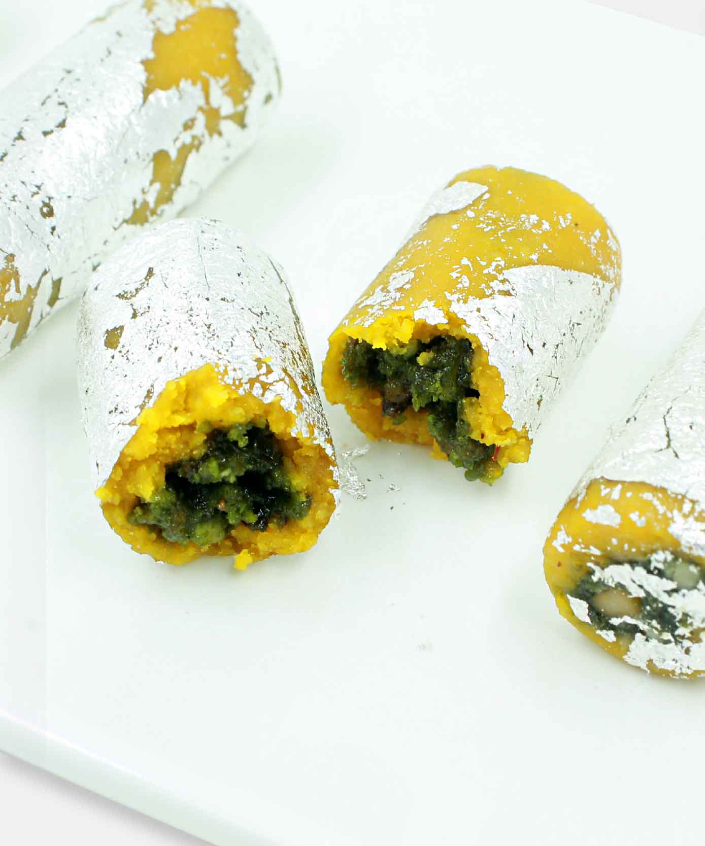Kesar Pista Roll Sweet 250 Gm