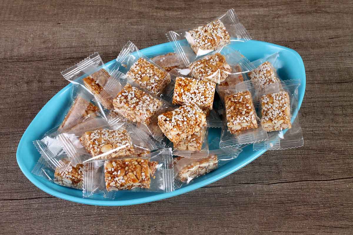 Rajgira Peanut Chikki Cubes 200 Gm