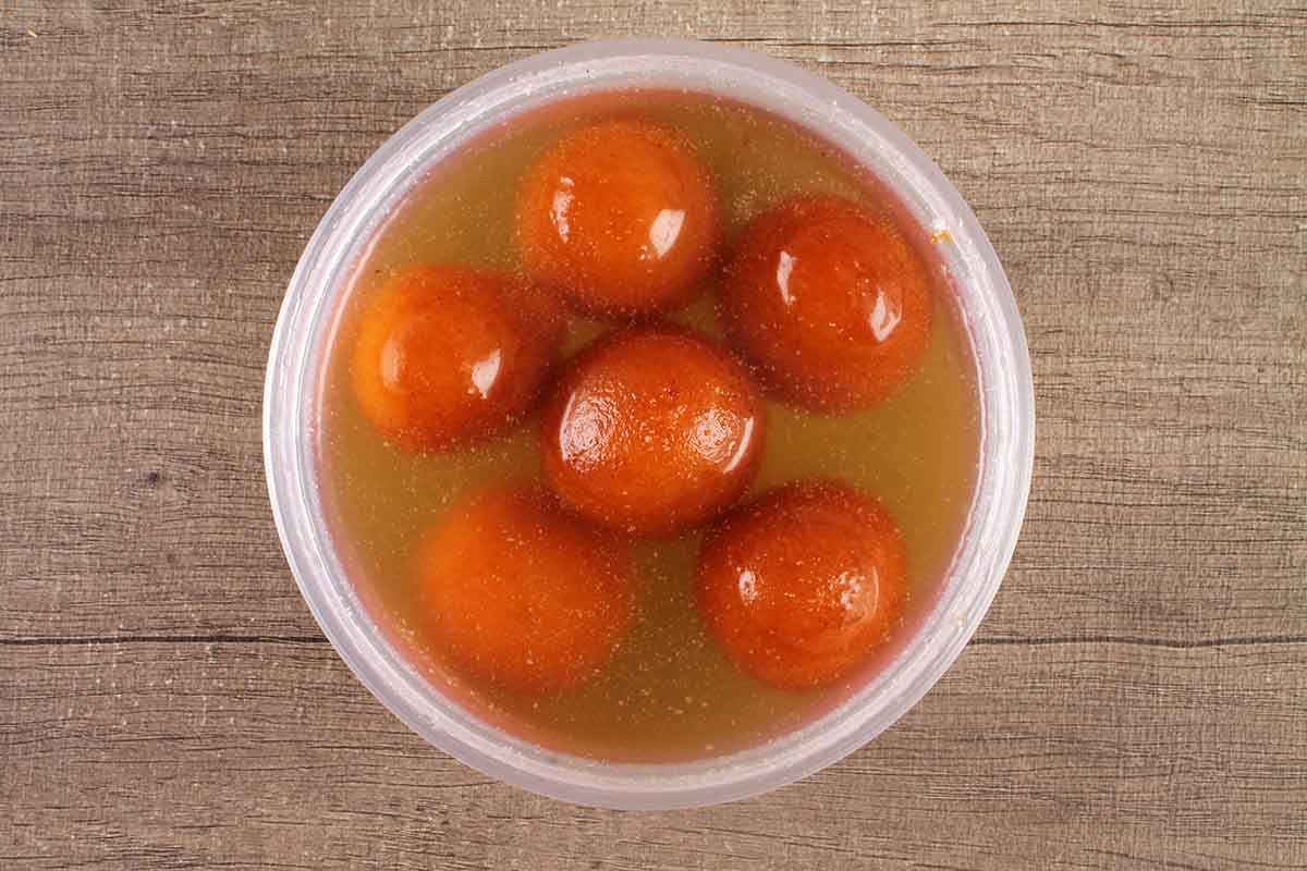 Gulab Jamun 6 Pc