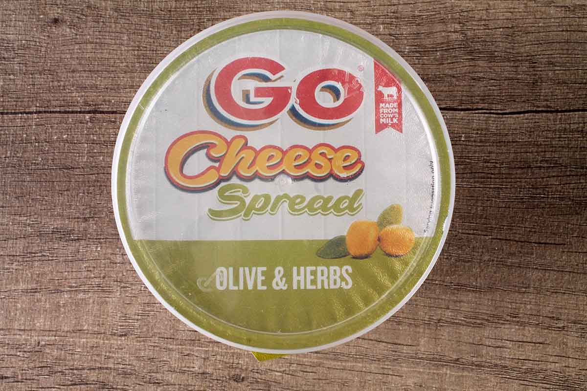 Go Cheese Spread Olive Herbs 200 Gm