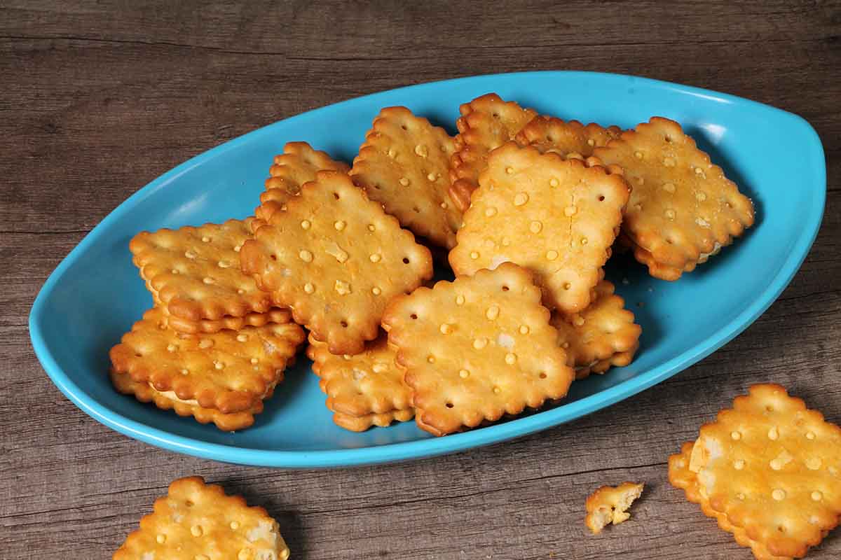 Whole Wheat Cheese Sandwich Puff 180 Gm