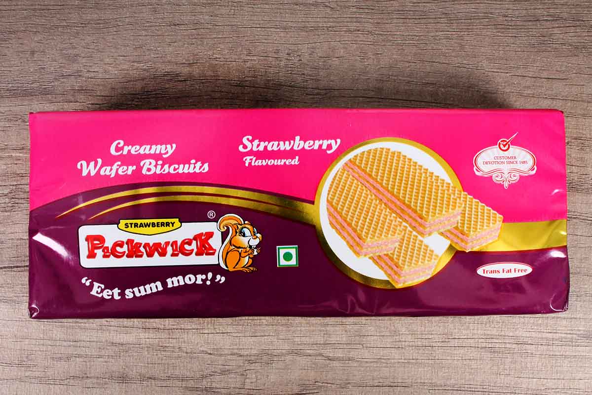 Pickwick Strawberry Wafer Biscuits 150 Gm