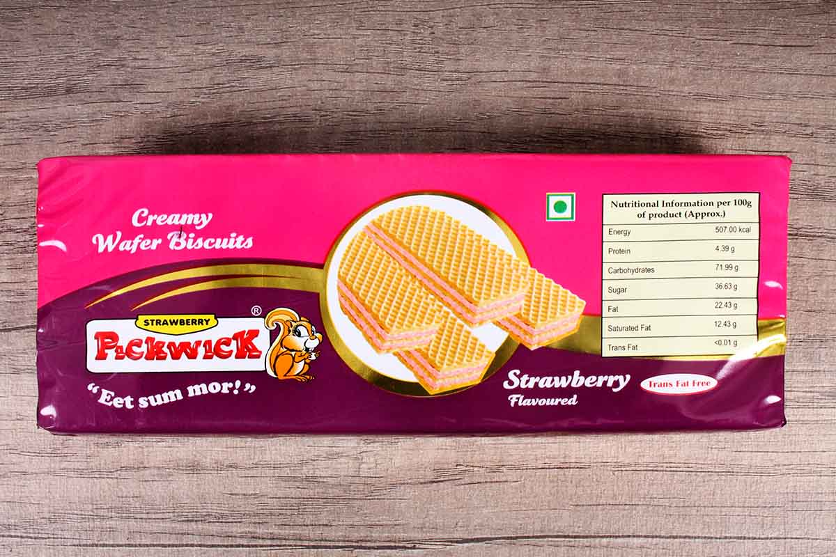 Pickwick Strawberry Wafer Biscuits 150 Gm