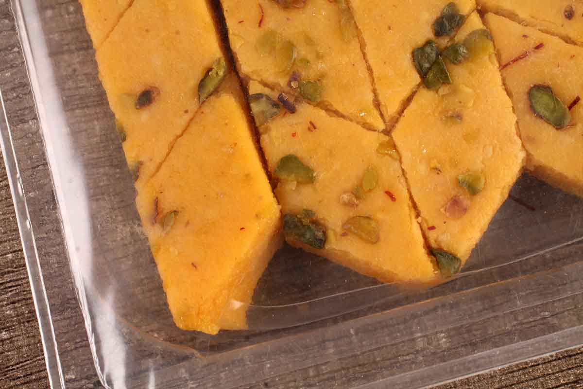 Kesar Kaju Katri Mini 225 Gm