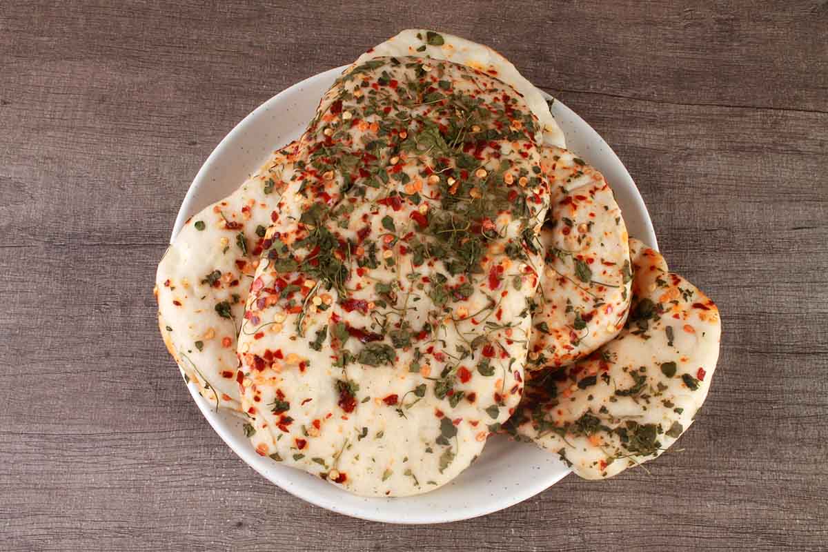 White Methi Masala Kulcha 4 Pc