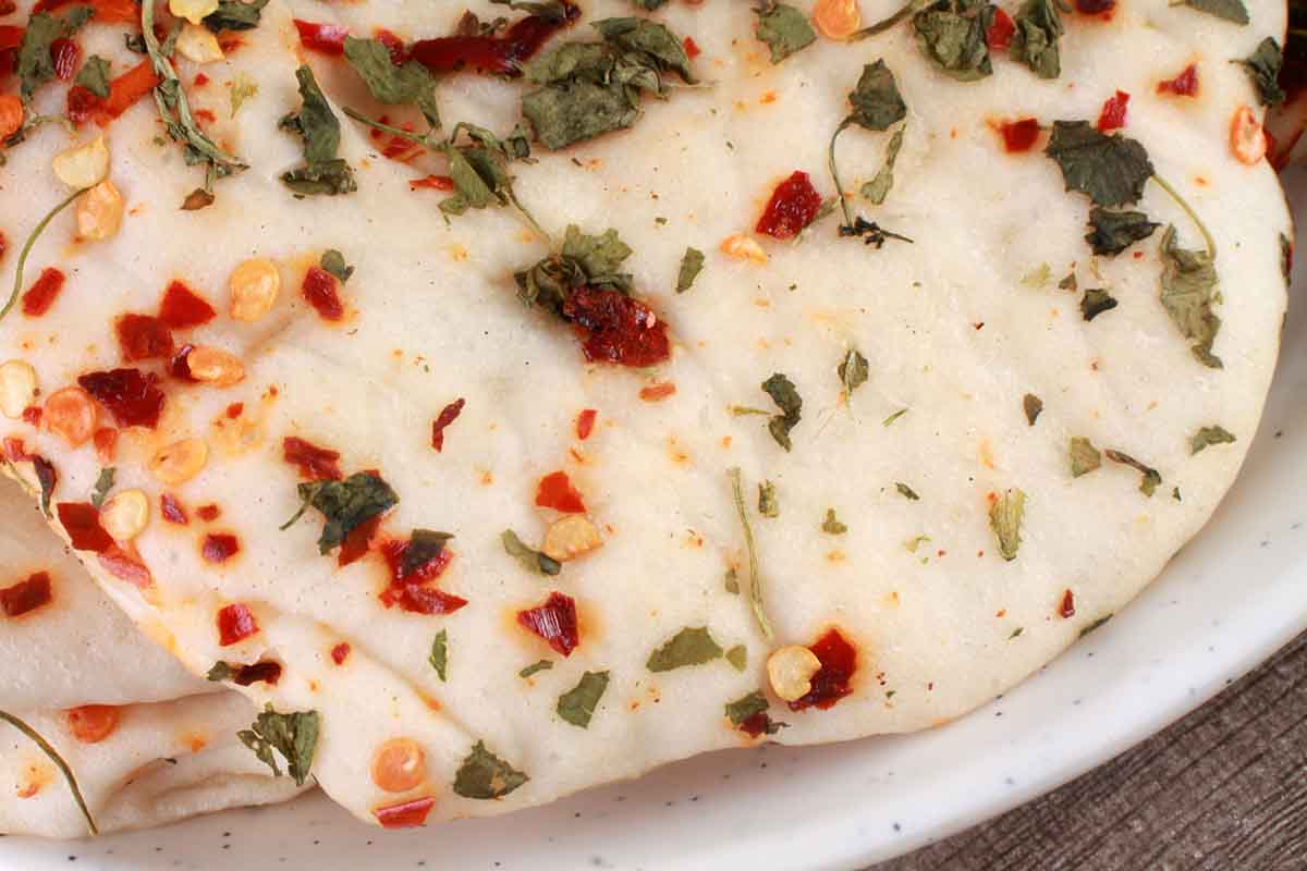 White Methi Masala Kulcha 4 Pc
