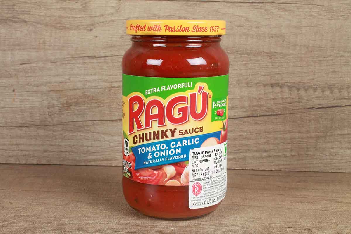 Ragu Chunky Tomato Garlic & Onion Sauce 396 Gm